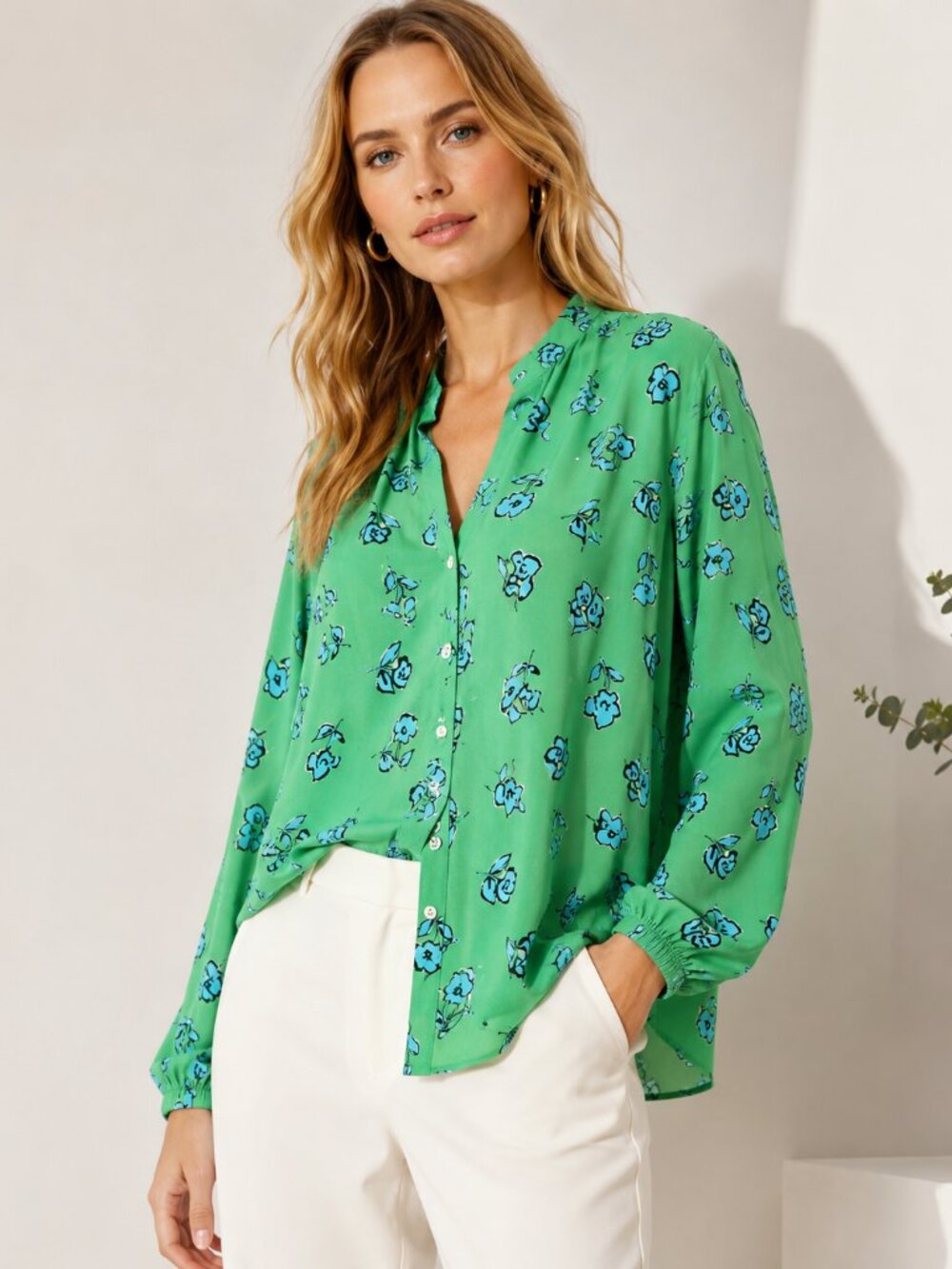 Cabi Sketchbook Go To green blue floral button down top size Medium #5891